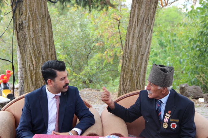 Kaymakamımız Emrah AKDUMAN, 19 Eylül Gaziler Günü vesilesiyle ilçemizde ikamet eden Kıbrıs Gazisi Hıdır Yıldırım’ı ziyaret etti.